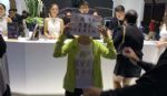 小鹏展台遭车主举牌维权:质量差还修不好