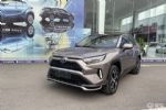 油耗1.1L/100km 丰田RAV4荣放双擎E+实车曝光