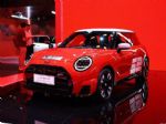 电动 MINI JCW纪念版登场：6.3秒破百+专属设计，限时24.68万